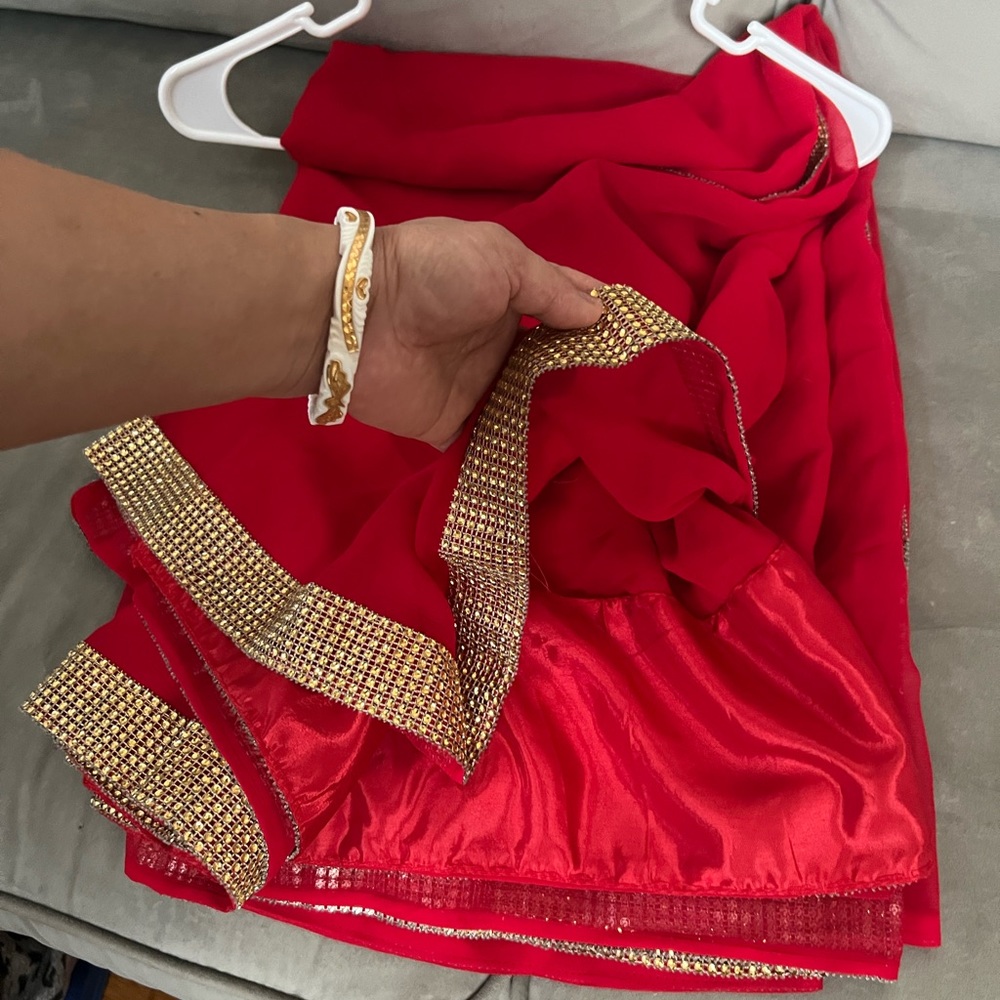 Red Indian Drape Around Sari - image 2